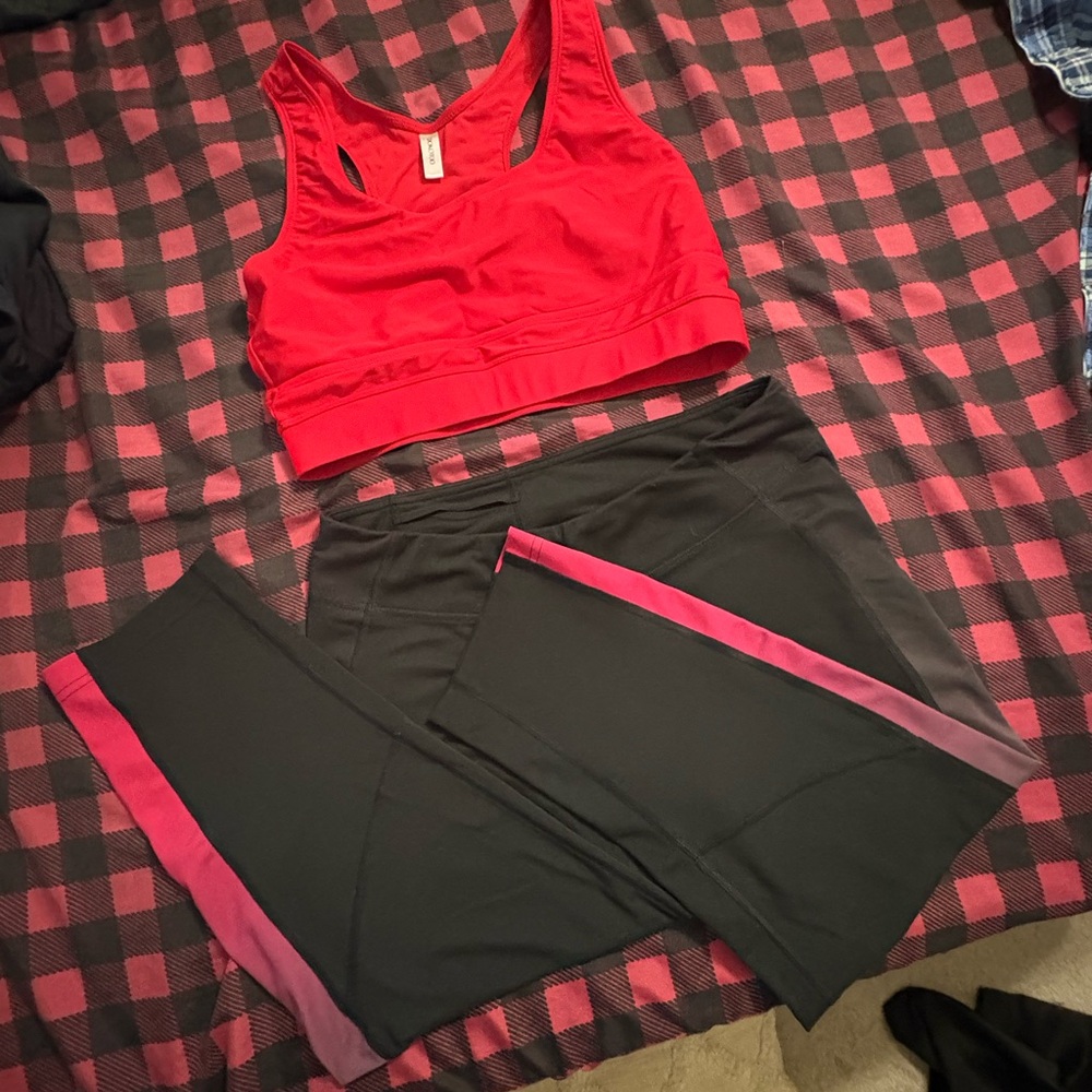Bundle Adidas climate right leggings and Dokotoo sports bra